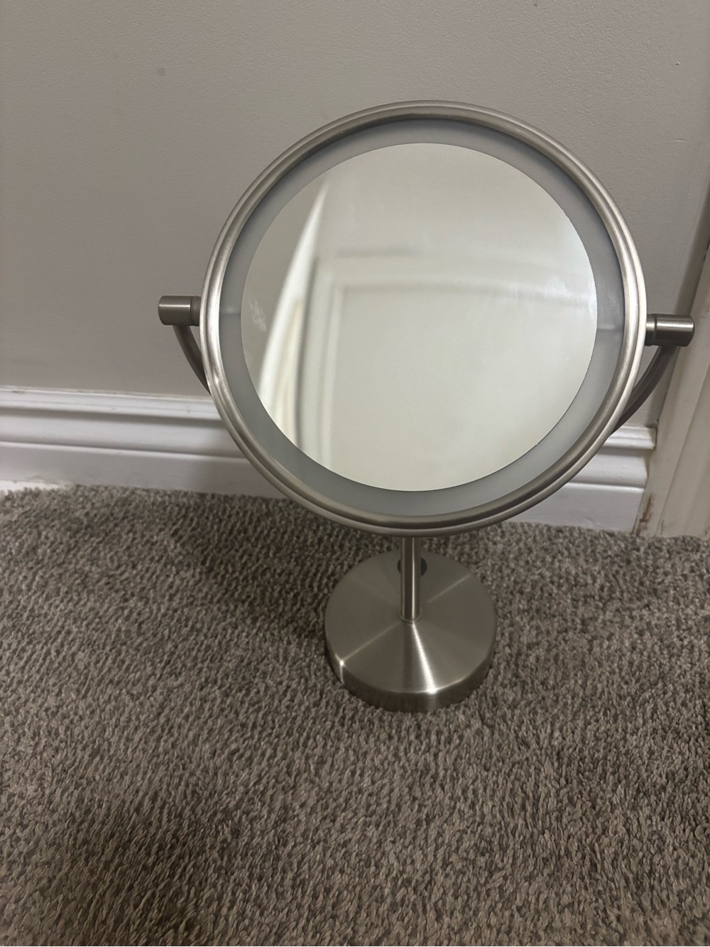 Stainless Steel Round Vanity Mirror in Silver